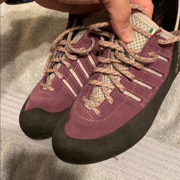 Like new Vibram Scarpa XS Edge climbing shoes - Picture 9 of 12